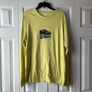 Men’s Old Navy Graphic Long Sleeve Tee